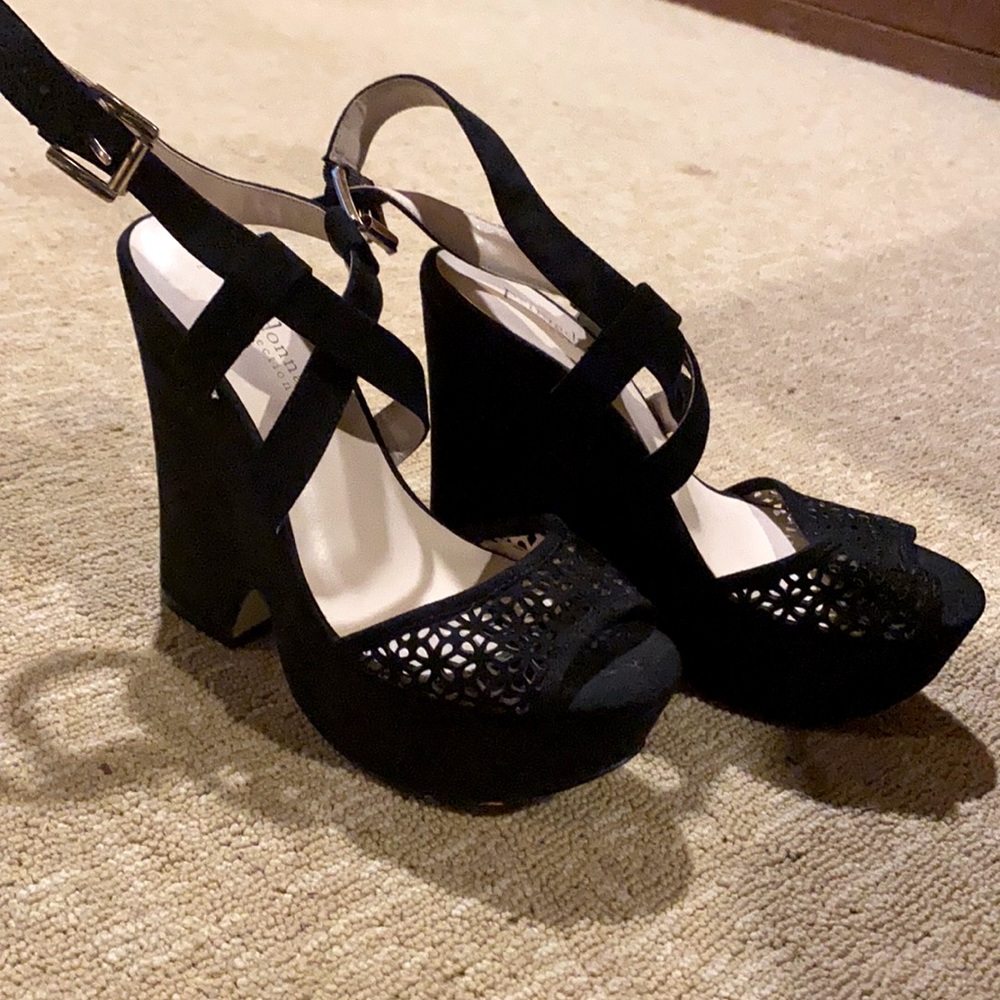 Primadonna black strappy heels